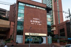 a brick building with the words honolulu bandu on it at Hotel Bambu Milla De Oro in Medellín