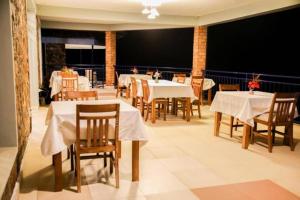 Restorāns vai citas vietas, kur ieturēt maltīti, naktsmītnē KARIBA SUN BEACH APARTMENT