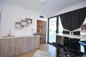 Köök või kööginurk majutusasutuses Apartments A Čanj