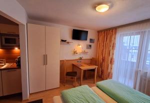Zdjęcie z galerii obiektu Appartements Bergheim w mieście Pettneu am Arlberg