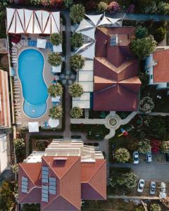 A piscina em ou perto de Godija Hotel & Suites