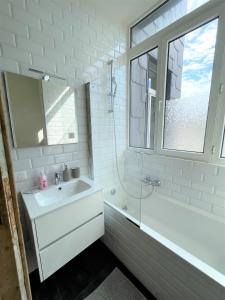Koupelna v ubytování Boho Apartments - 2 Bedrooms + 29 fotografií