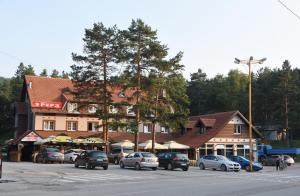 The building in which a hosteleket is located