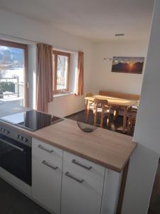 Kuchyňa alebo kuchynka v ubytovaní Ferienwohnung Anton