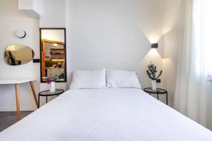 Кровать или кровати в номере Lucky Home
