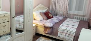 Gallery image of Современная квартира с двумя спальнями in Shymkent