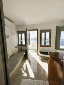 Gallery image of Lioyerma Cave Villa2 with Private Hot Tub in Oia