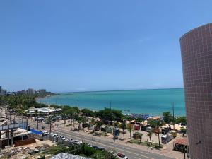 - Vistas a la ciudad y al océano desde un edificio en Residencial Neo 1, en Maceió
