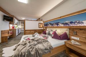 A bed or beds in a room at Apartment-Schöser