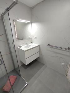 A bathroom at Residencial los Pinos 3