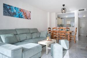 Posezení v ubytování NFN Apartment Los Hidalgos Golf