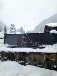 a sign that readsetts antiques in the snow at Haus Marinus in Jerzens