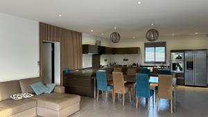 Kuchyňa alebo kuchynka v ubytovaní Villa Porto-vecchio 4 chambres avec piscine