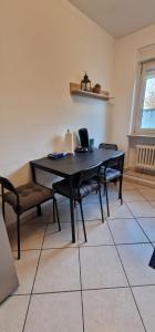 Posezení v ubytování RentApart`s Nürnberg 4Room Apartment + 12 fotografií