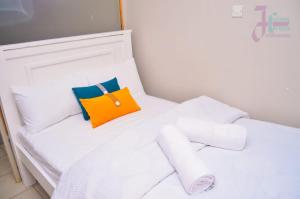 Легло или легла в стая в Homes By Essie Executive Studio