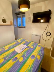 Zdjęcie z galerii obiektu Appartement situé entre La Bresse et Gérardmer - 13 minutes des pistes de ski - 2 personnes - Cuisine équipé avec Four, plaque de cuisson, lave-vaisselle, Machine à café, Raclette w mieście La Bresse