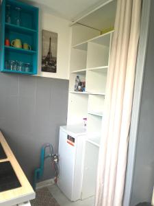 Dapur atau dapur kecil di Studio cosy indépendant avec Jardin à Osny proche Cergy Pontoise