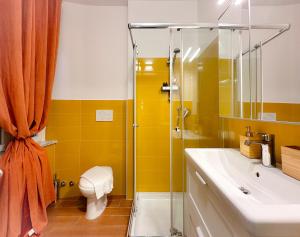 A bathroom at Colosseum Luxury Guest House Még 31 kép