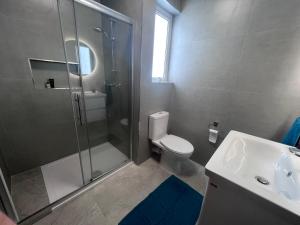 Koupelna v ubytování Sea Breeze Duplex Deluxe Penthouse + 17 fotografií