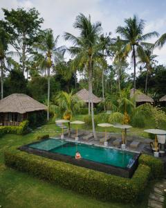 Kebun di luar Lempuyang Boutique Hotel