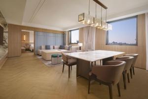 Posezení v ubytování Courtyard By Marriott Shanghai Xujiahui