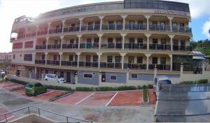 Bangunan di mana terletaknya hotel