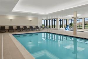 The swimming pool at or close to Courtyard by Marriott Pocatello