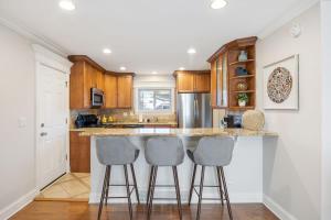 Ett kök eller pentry på Exquisite 4Bed 2bath house luxry Arlington Heights