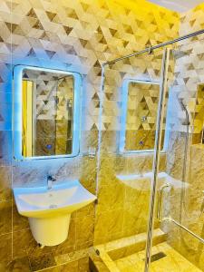 Um banheiro em Kamara Lakeview Hotel