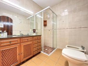 Ένα μπάνιο στο Extraordinária casa Pé na Areia - Piçarras +35 φωτογραφίες