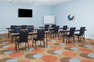 Бизнес-центр и/или конференц-зал в Staybridge Suites Las Vegas - Stadium District +68 фотографий