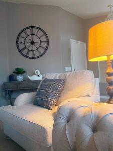 Amazing heated pool and private Hot tub 3br in heart of LV