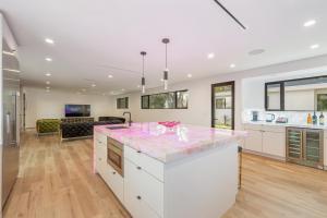 T7Alta mesa Luxt7 privacy with pool jacuzzi & more
