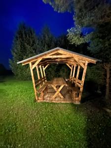 Vonkajšia záhrada v ubytovaní Domek na górze z pięknym widokiem
