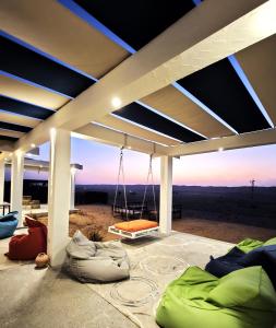 Posezení v ubytování SAMA Al Areesh Desert Camp