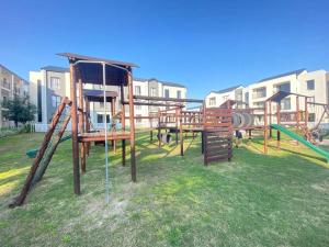 Zona de joacă pentru copii de la Peaceful and Luxurious Apartment