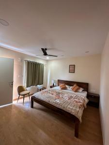 En eller flere senger på et rom på Hotel Divine Ayodhya- A Unit of Chinar Services