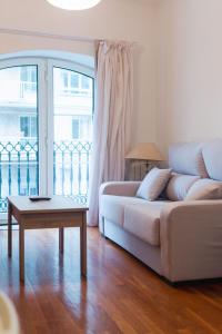 Гостиная зона в Apartamento frente a La Concha con balcón - Marina 1