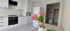 Köök või kööginurk majutusasutuses DreamTown Однокімнатна біля вокзалу