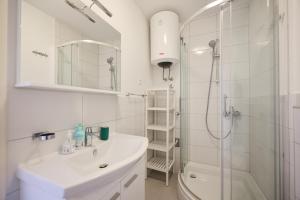 Ένα μπάνιο στο Apartment Munich Sabunike
