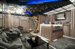 Un lugar para sentarse en Hotel Broken Column