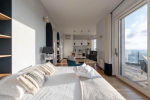 Gallery image of Le 360 - Appt vue panoramique sur Lyon in Sainte-Foy-lès-Lyon +6 photos