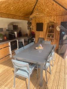 Ảnh trong thư viện ảnh của VILLA climatisée calme avec bassin privé et grande piscine partagée à ST AYGULF FREJUS ở Fréjus