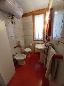 Ένα μπάνιο στο Casa vacanze Pievepelago