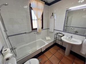 Kúpeľňa v ubytovaní Hotel Sierra de Ubrique