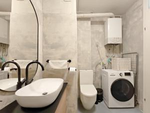 Vannituba majutusasutuses Flexible SelfCheckIns 65 / Arena / New