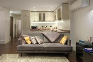 Posezení v ubytování a2bstays Fitzrovia Suite