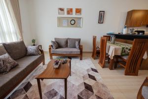 Posezení v ubytování Lake Home Entebbe 2
