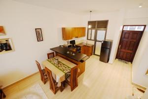Kuchyň nebo kuchyňský kout v ubytování Lake Home Entebbe 2