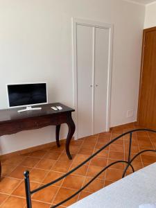 TV a/nebo společenská místnost v ubytování Baglio Quadrone Torre Salsa